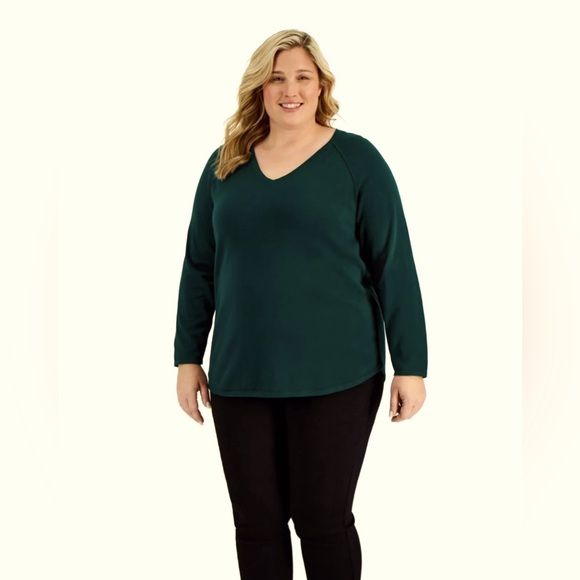 *433 Karen Scott Plus Size Cotton V-Neck Curved-Hem Sweater - Size: 3X - Picture 1 of 5
